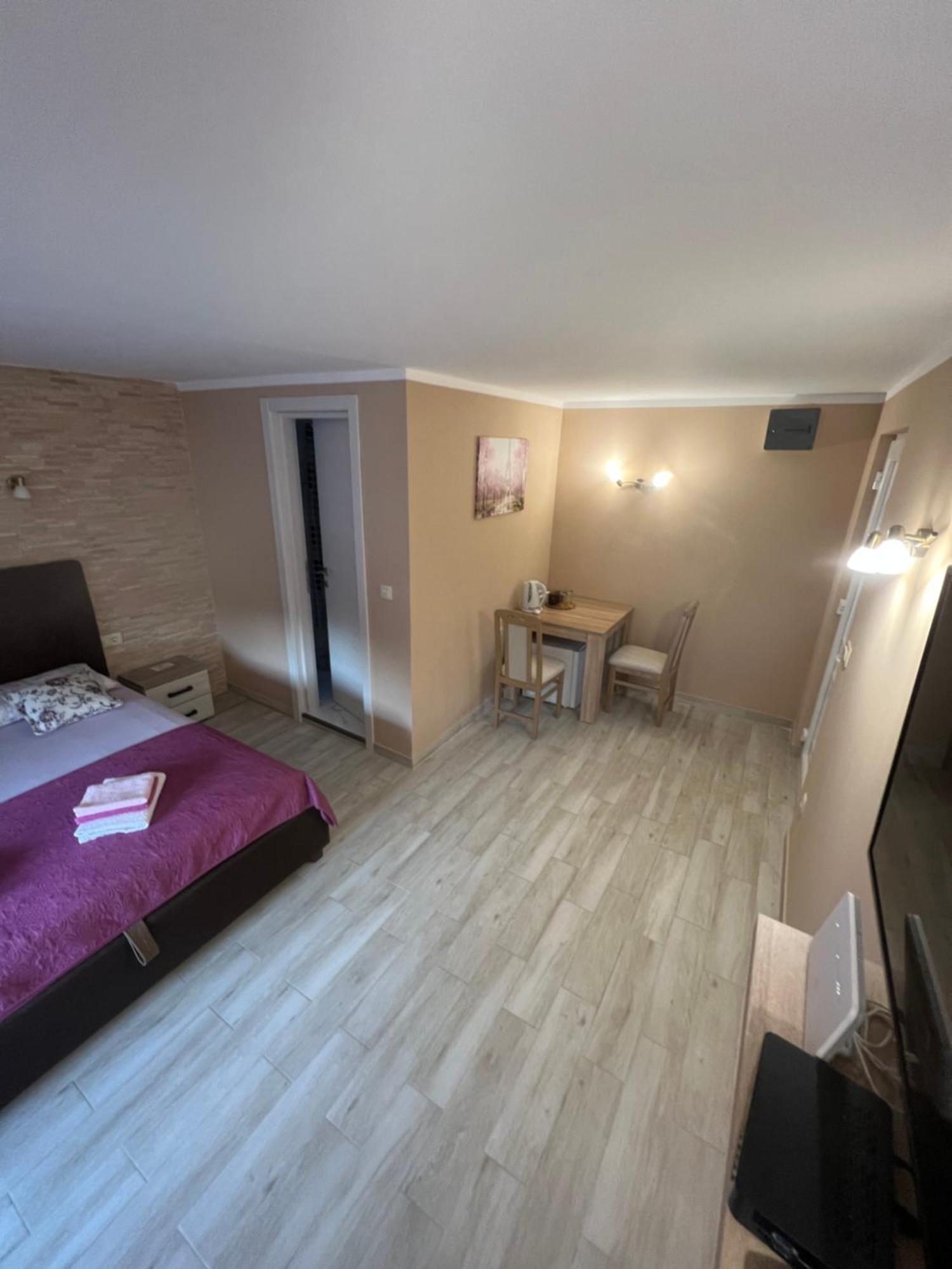 Studio Elena Tivat Exteriör bild